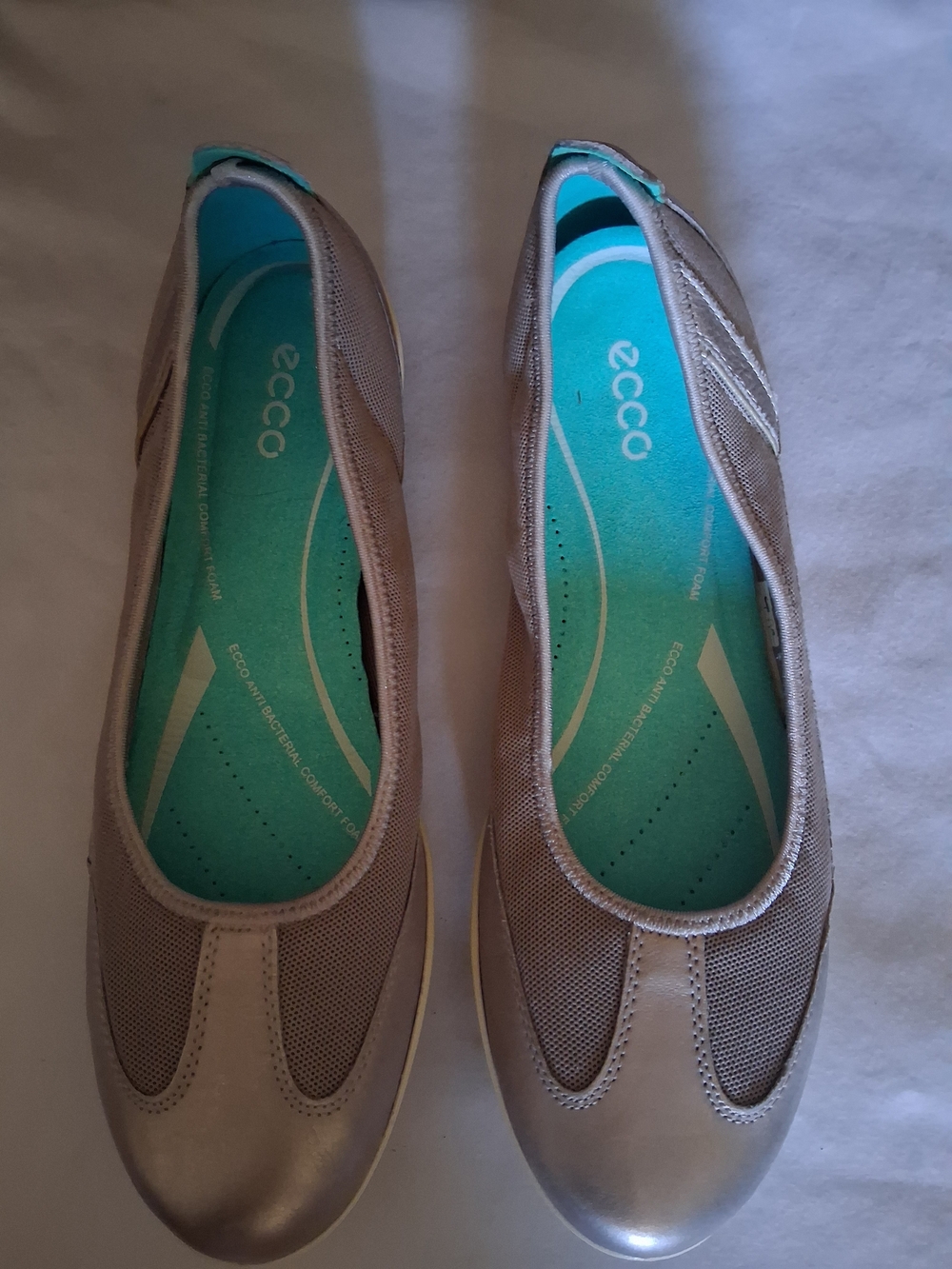 Ecco Taupe Flats with Teal Insoles